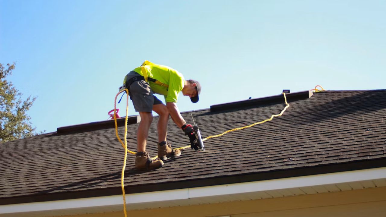 How Much Does It Cost to Repair a Roof Leak