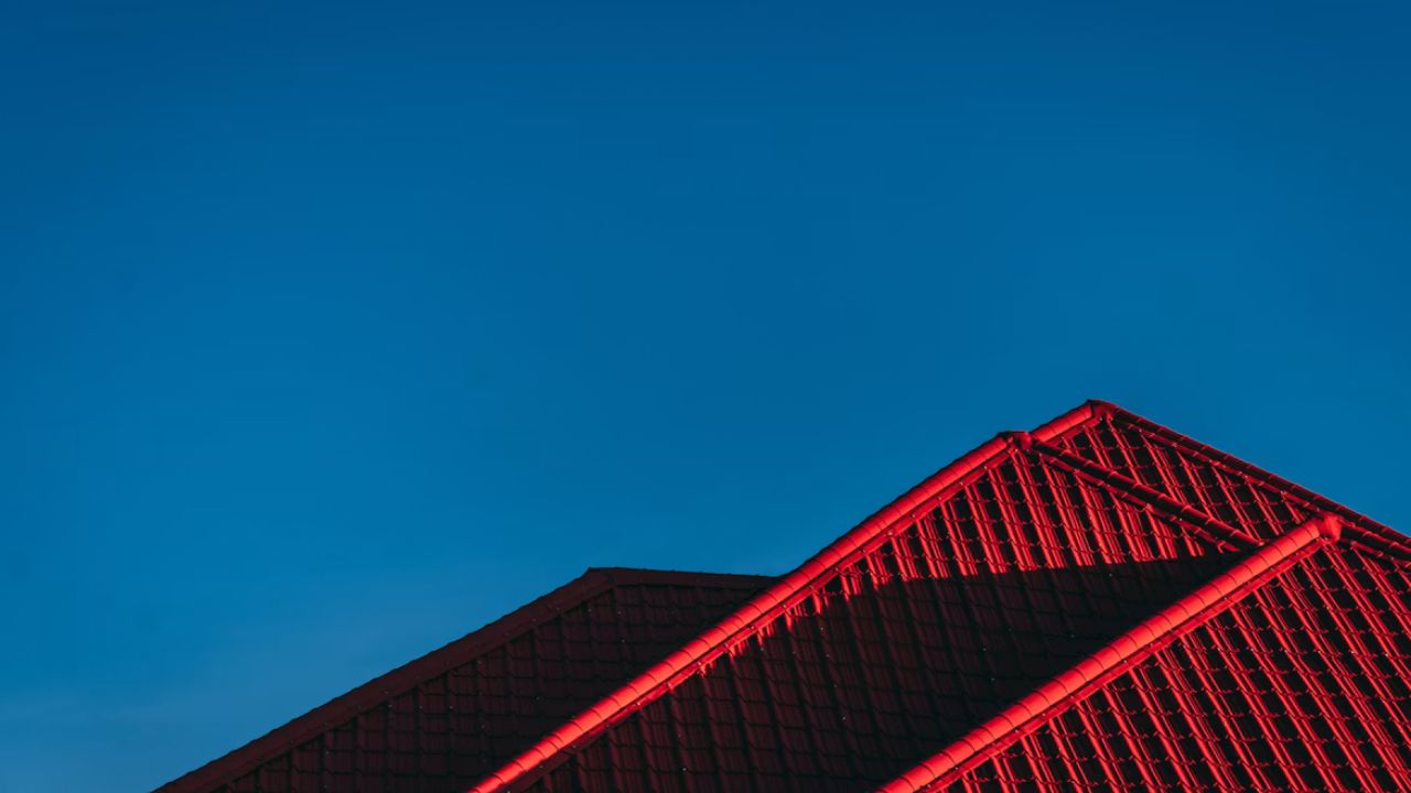 How to Start a Roofing Company A Practical Business Guide